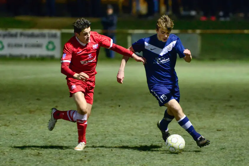 Bracknell Town's Connor Thorndike takes on Seb Bowerman. Photo: Connor Sharod-Southam.