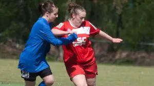 Abi Dixon (right) playing for Bracknell Town Ladies Reserves. Photo: Garry K Mann.